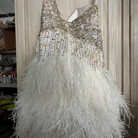 Sherri Hill Cream Satin Gown Size 2 - Picture 3 of 5